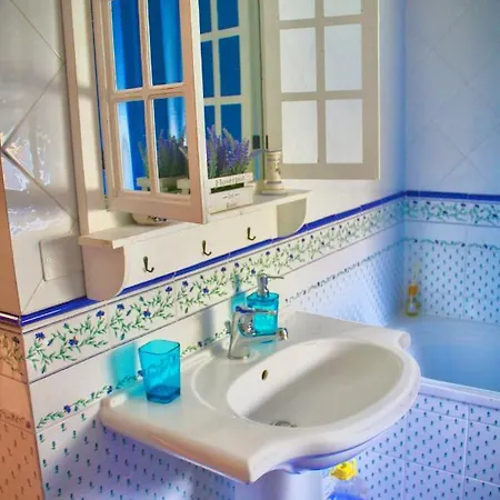 Apartment Giusy's House. Strategic Geographic Location! Castellammare di Stabia