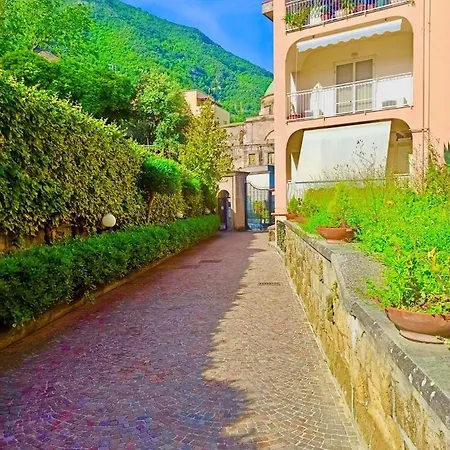 Giusy's House. Strategic Geographic Location! Apartment